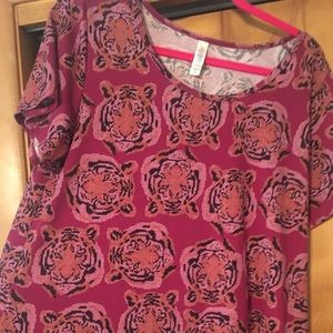 LuLaRoe classic tee with tiger print